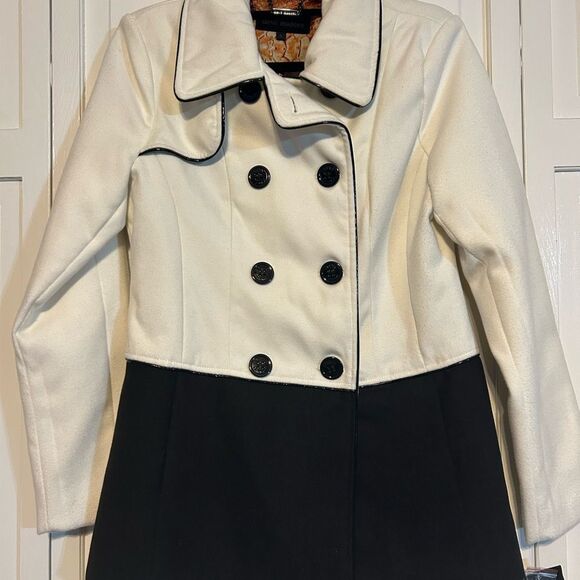 Steve Madden Jackets & Blazers - Steve Madden Black and White Coat